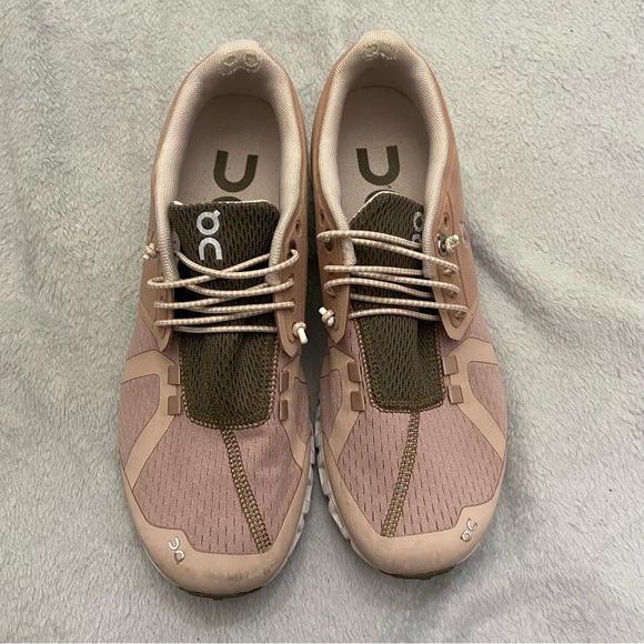 On Running Cloud Low Top Sneaker Shoes Size 7.5 - Picture 6 of 11